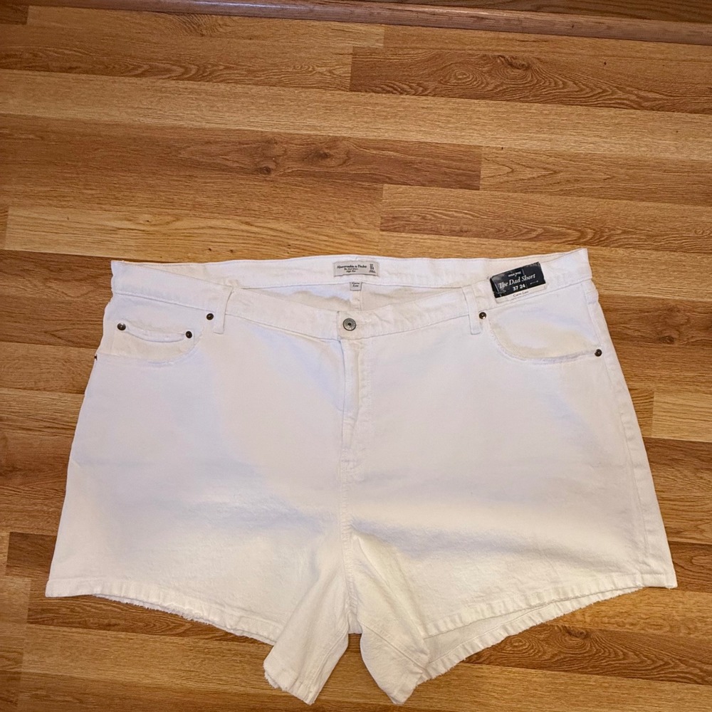 Abercrombie & Fitch The Dad Short White Denim 37/24 Curve Love High‎ Rise